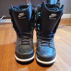 Nike Vapen snowboard boots
